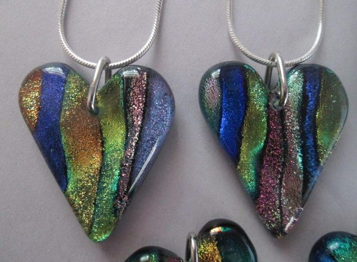 手把手教你用废玻璃制作独特二向色吊坠-第1张图片-趣作屋