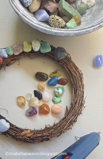 低成本DIY水晶石头花环教程,轻松打造家居装饰-第4张图片-趣作屋