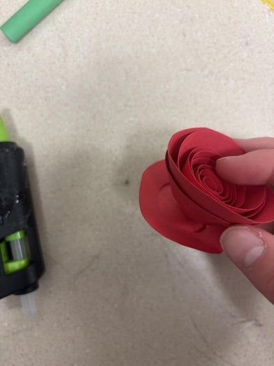 超简单纸花手工制作教程，轻松打造心意礼物-第12张图片-趣作屋