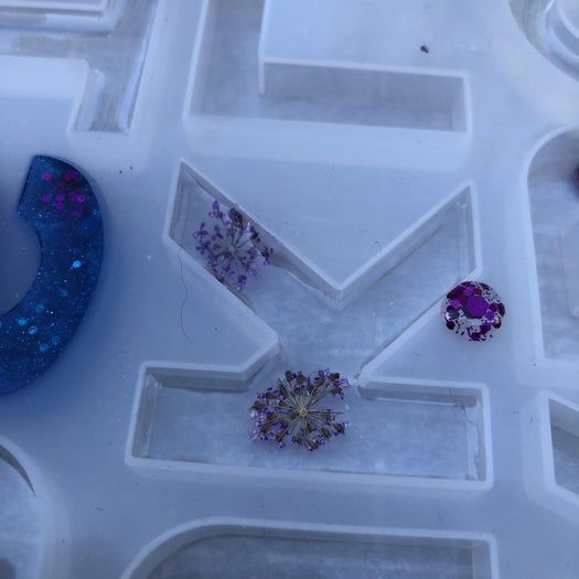 手工制作闪亮树脂字母钥匙扣教程-第29张图片-趣作屋