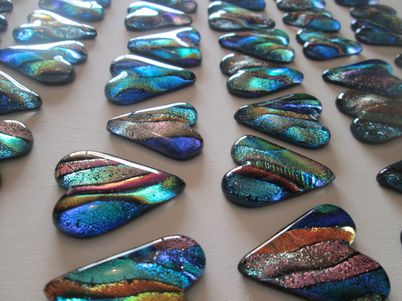 手把手教你用废玻璃制作独特二向色吊坠-第18张图片-趣作屋