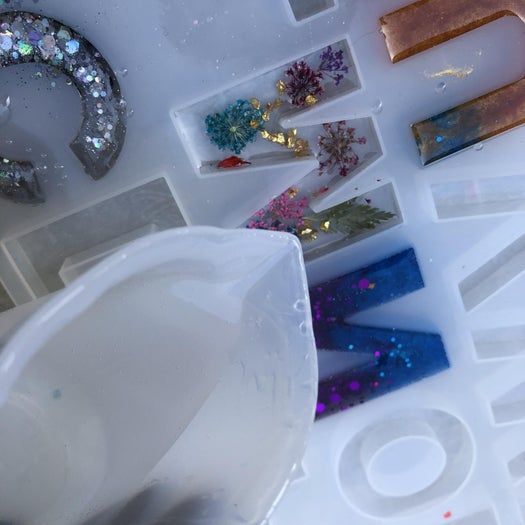 手工制作闪亮树脂字母钥匙扣教程-第30张图片-趣作屋