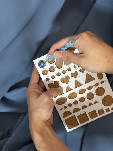 菲律宾卷草纹纸艺教程：手工制作幸运彩绘公鸡装饰-第7张图片-趣作屋