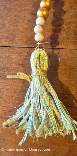 圣帕特里克节手工DIY：幸运流苏珠链挂饰制作教程-第9张图片-趣作屋