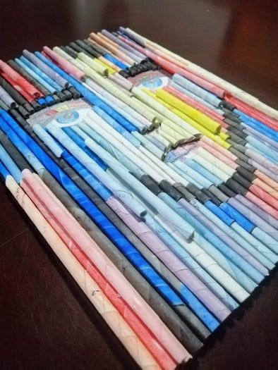 用废纸DIY人脸拼贴画的环保手工教程-第25张图片-趣作屋