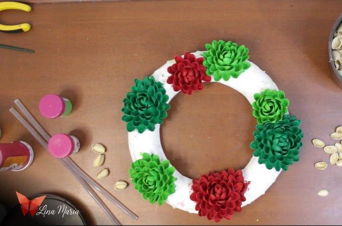低成本开心果壳圣诞花环DIY教程-第25张图片-趣作屋
