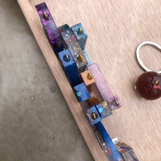 手工制作闪亮树脂字母钥匙扣教程-第44张图片-趣作屋