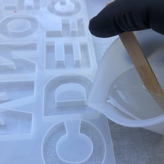 手工制作闪亮树脂字母钥匙扣教程-第24张图片-趣作屋