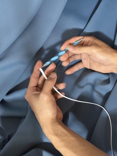 菲律宾卷草纹纸艺教程：手工制作幸运彩绘公鸡装饰-第5张图片-趣作屋