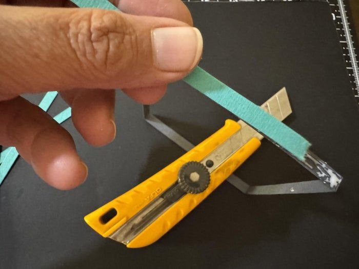 超实用手工教程：用彩色卡纸制作立体卷纸装饰品-第10张图片-趣作屋