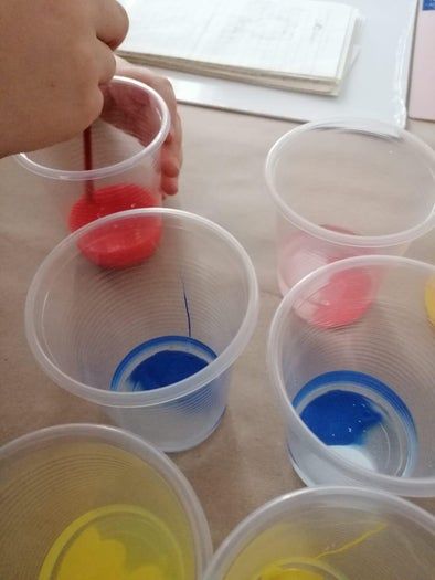 用废纸DIY人脸拼贴画的环保手工教程-第9张图片-趣作屋