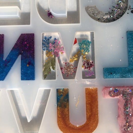 手工制作闪亮树脂字母钥匙扣教程-第32张图片-趣作屋