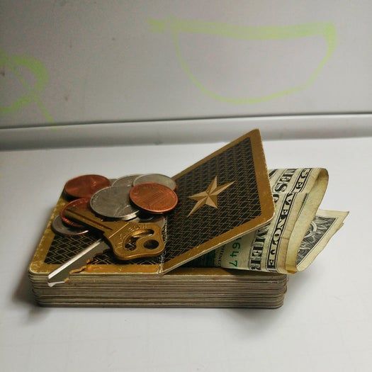 手工制作隐藏贵重物品的空心扑克牌教程-第2张图片-趣作屋 手工制作隐藏贵重物品的空心扑克牌教程-第2张图片-趣作屋