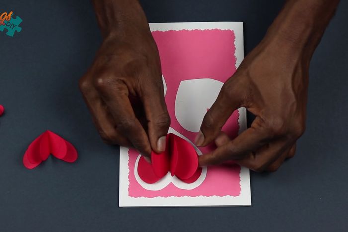 超简单DIY弹出式爱心情人节贺卡教程-第19张图片-趣作屋 超简单DIY弹出式爱心情人节贺卡教程-第19张图片-趣作屋