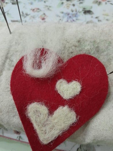 手工制作情人节羊毛心形贺卡和纪念品教程-第17张图片-趣作屋