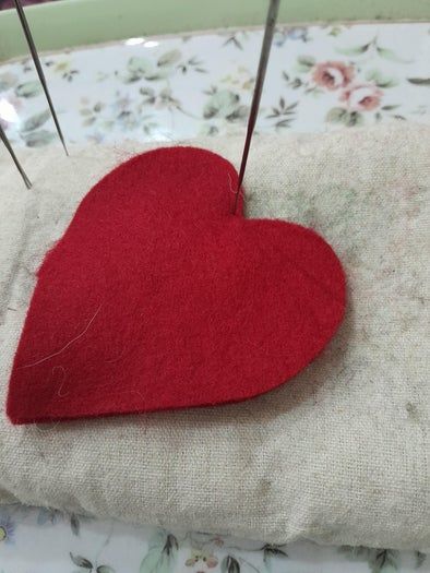 手工制作情人节羊毛心形贺卡和纪念品教程-第19张图片-趣作屋