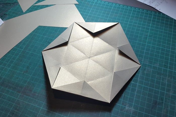 DIY节日贺卡制作教程,六边形立体星形贺卡轻松上手-第11张图片-趣作屋 DIY节日贺卡制作教程,六边形立体星形贺卡轻松上手-第11张图片-趣作屋