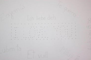 多语言爱心卡片手工制作教程,附详细刺绣步骤-第6张图片-趣作屋 多语言爱心卡片手工制作教程,附详细刺绣步骤-第6张图片-趣作屋