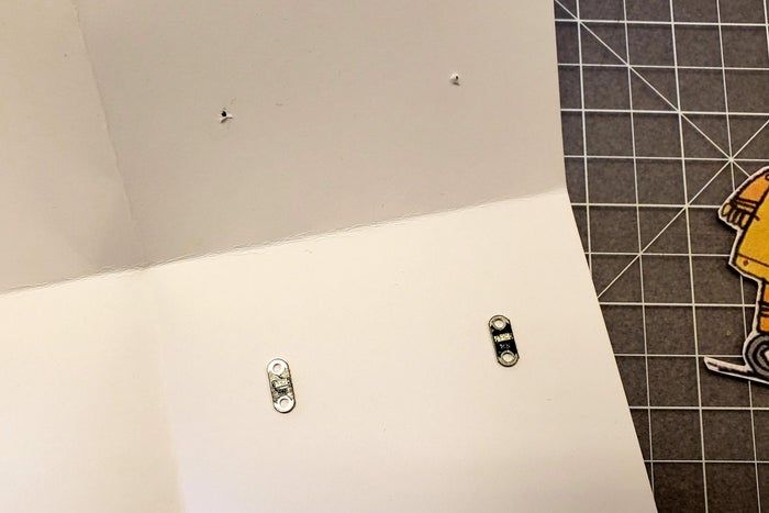 手把手教你制作会发光的节日贺卡，无需按钮自动点亮-第11张图片-趣作屋