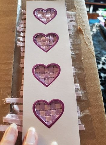 情人节手工贺卡制作教程：编织丝带爱心DIY-第16张图片-趣作屋