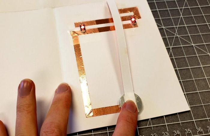 手把手教你制作会发光的节日贺卡，无需按钮自动点亮-第35张图片-趣作屋