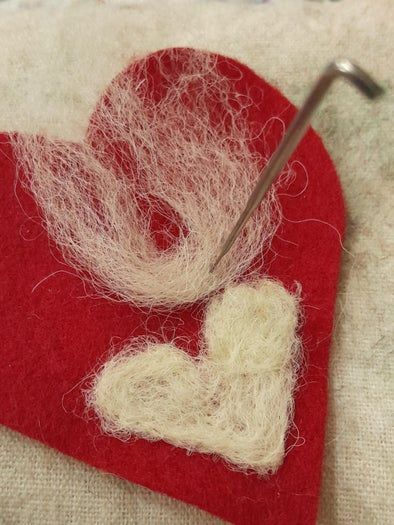 手工制作情人节羊毛心形贺卡和纪念品教程-第15张图片-趣作屋