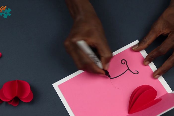 超简单DIY弹出式爱心情人节贺卡教程-第16张图片-趣作屋 超简单DIY弹出式爱心情人节贺卡教程-第16张图片-趣作屋