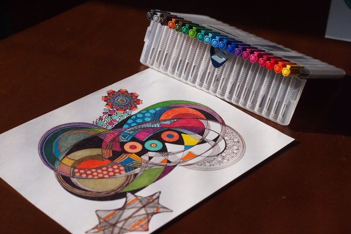 手工绘制万花尺图案的创意玩法与上色技巧-第10张图片-趣作屋 手工绘制万花尺图案的创意玩法与上色技巧-第10张图片-趣作屋
