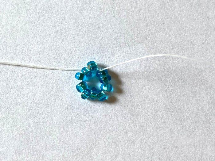 DIY迷你珠串星星挂饰教程-第7张图片-趣作屋