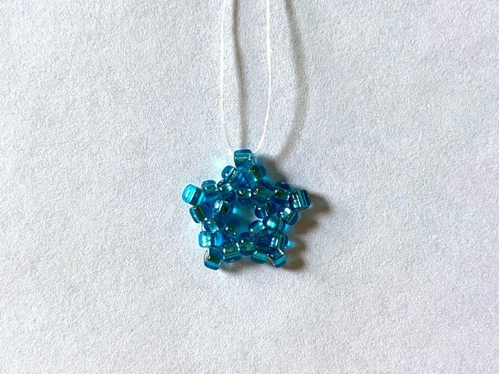 DIY迷你珠串星星挂饰教程-第16张图片-趣作屋