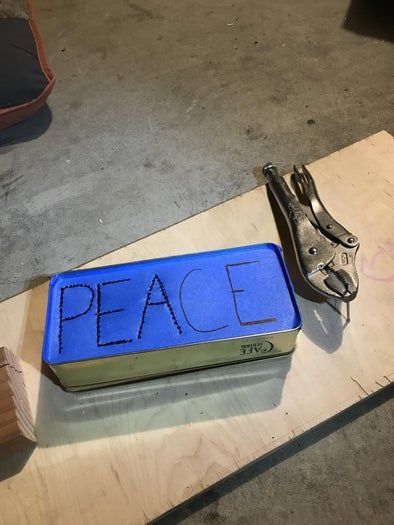 废物利用打造独特圣诞树教程-第18张图片-趣作屋 废物利用打造独特圣诞树教程-第18张图片-趣作屋