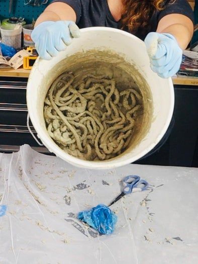 冬季DIY水泥雪人教程：轻松打造冬日装饰-第7张图片-趣作屋