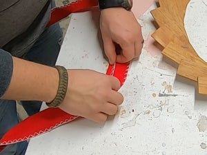 废旧木条巧变花环装饰教程-第37张图片-趣作屋 废旧木条巧变花环装饰教程-第37张图片-趣作屋