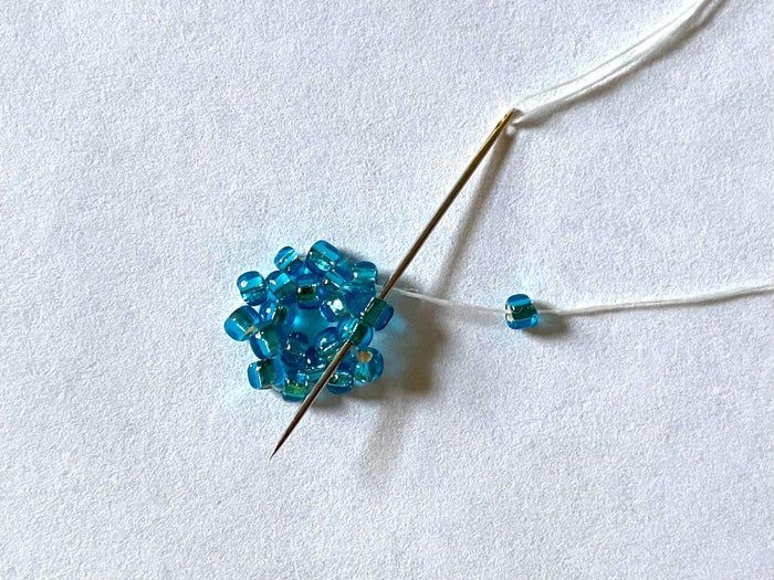 DIY迷你珠串星星挂饰教程-第13张图片-趣作屋