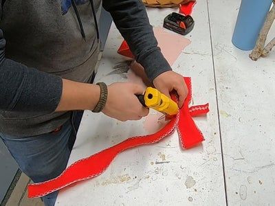 废旧木条巧变花环装饰教程-第40张图片-趣作屋 废旧木条巧变花环装饰教程-第40张图片-趣作屋