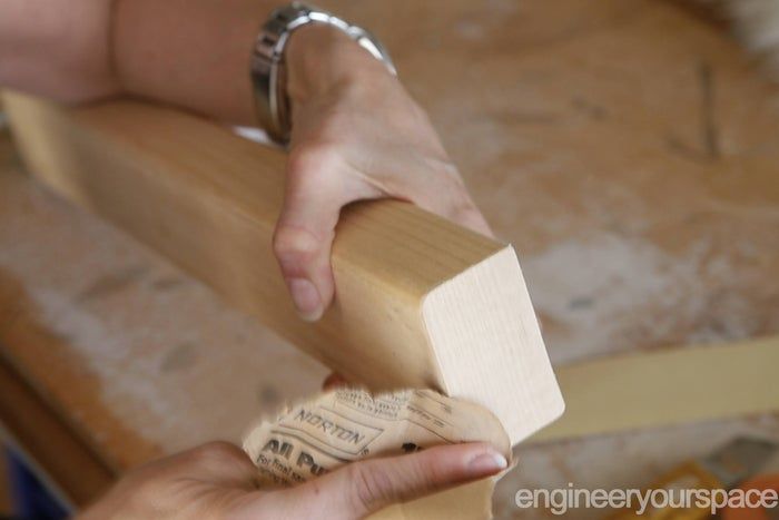 利用家中废料自制圣诞装饰壁炉袜挂架教程-第3张图片-趣作屋