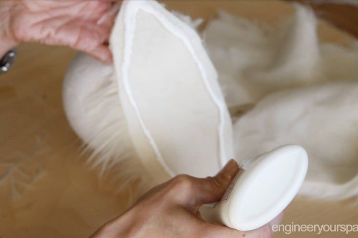 利用家中废料自制圣诞装饰壁炉袜挂架教程-第7张图片-趣作屋