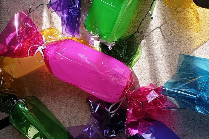 圣诞节创意装饰：太阳能牛奶瓶彩灯制作指南-第11张图片-趣作屋