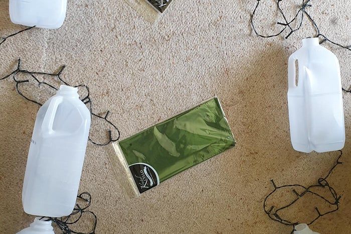 圣诞节创意装饰：太阳能牛奶瓶彩灯制作指南-第8张图片-趣作屋