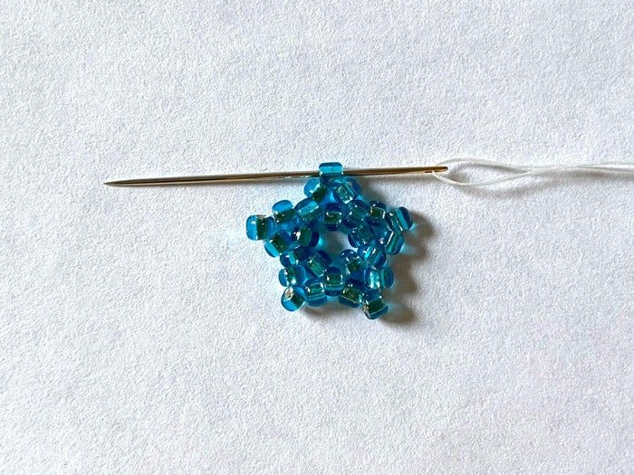 DIY迷你珠串星星挂饰教程-第15张图片-趣作屋