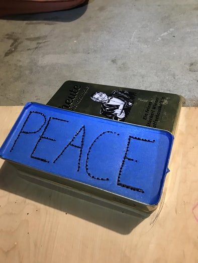 废物利用打造独特圣诞树教程-第19张图片-趣作屋 废物利用打造独特圣诞树教程-第19张图片-趣作屋