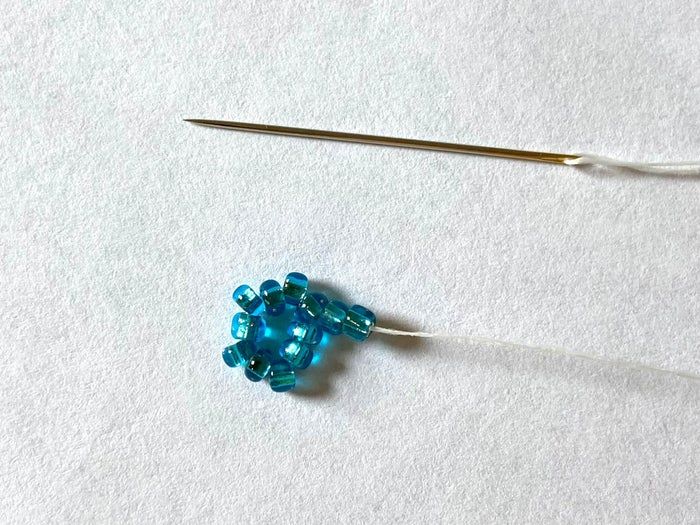 DIY迷你珠串星星挂饰教程-第10张图片-趣作屋