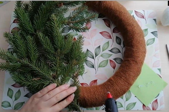 手把手教你DIY圣诞花环装饰-第11张图片-趣作屋 手把手教你DIY圣诞花环装饰-第11张图片-趣作屋