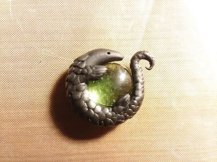 DIY环保穿山甲吊饰制作教程-手工动物保护主题工艺品-第13张图片-趣作屋