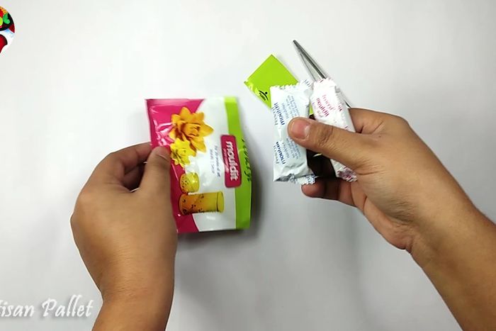 DIY聚合物粘土首饰制作教程——简单易学的手工项链与耳饰套装-第3张图片-趣作屋