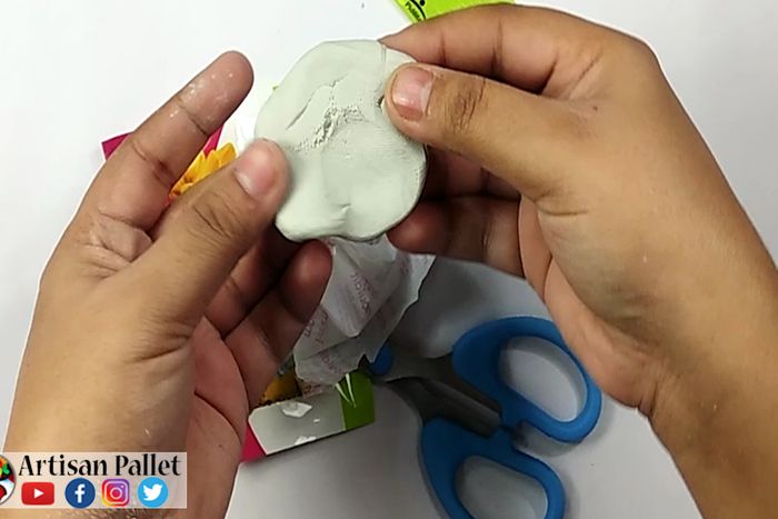 DIY聚合物粘土首饰制作教程——简单易学的手工项链与耳饰套装-第5张图片-趣作屋