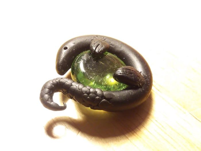 DIY环保穿山甲吊饰制作教程-手工动物保护主题工艺品-第12张图片-趣作屋