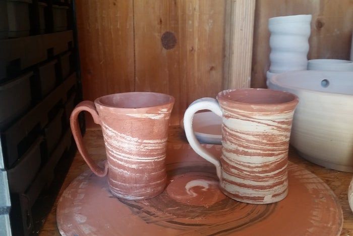 陶轮制作彩色杯子教程——简易陶艺项目全解析-第8张图片-趣作屋