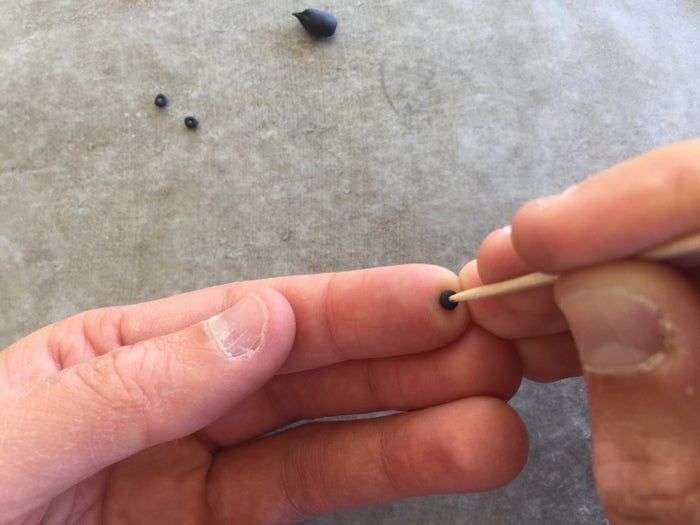 自制迷你披萨吊饰教程-友情项链DIY指南-第21张图片-趣作屋