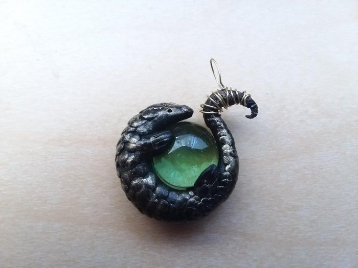 DIY环保穿山甲吊饰制作教程-手工动物保护主题工艺品-第18张图片-趣作屋